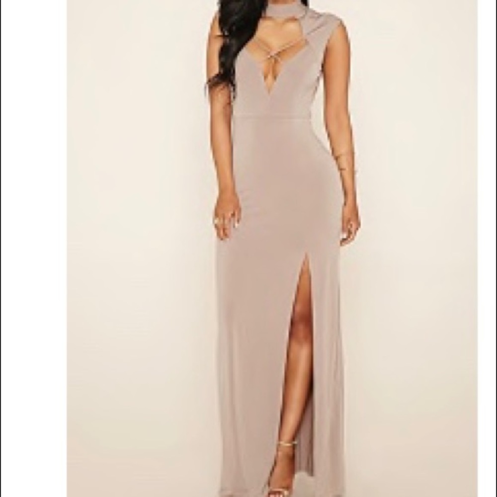 Crisscrossed cutout Maxi dress (🆓🆓)